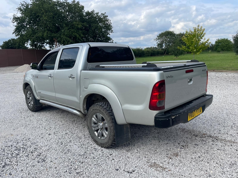 Vehicle Photo 5