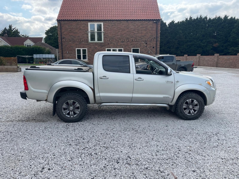 Vehicle Photo 11