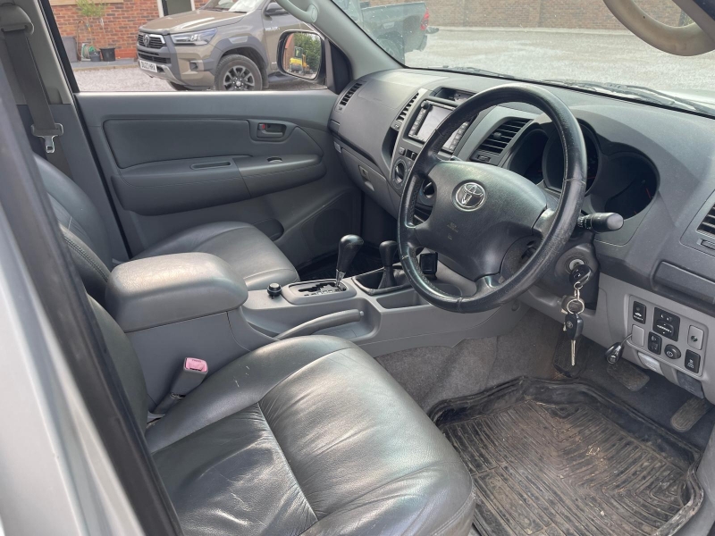 Vehicle Photo 9