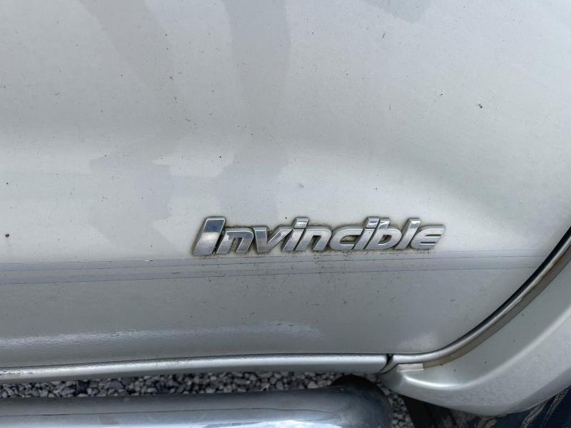 Vehicle Photo 12