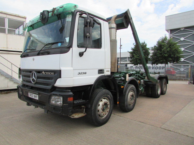 Vehicle Photo 8