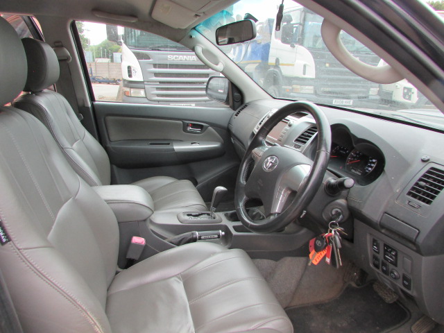 Vehicle Photo 5