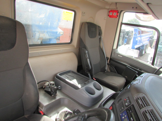 Vehicle Photo 11