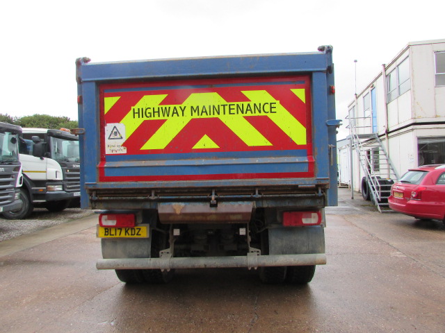 Vehicle Photo 4