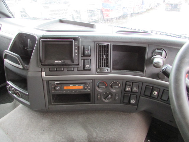 Vehicle Photo 9