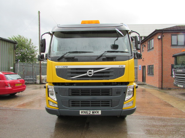 Vehicle Photo 2