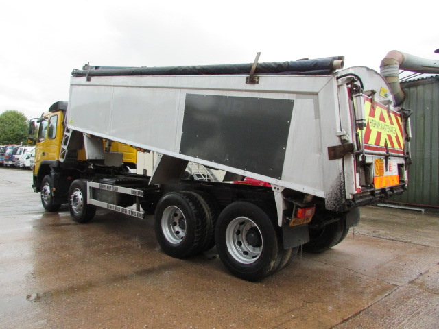 Vehicle Photo 13