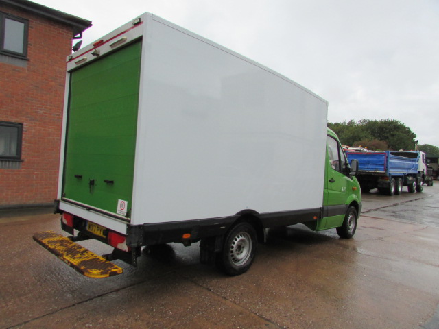 Vehicle Photo 8