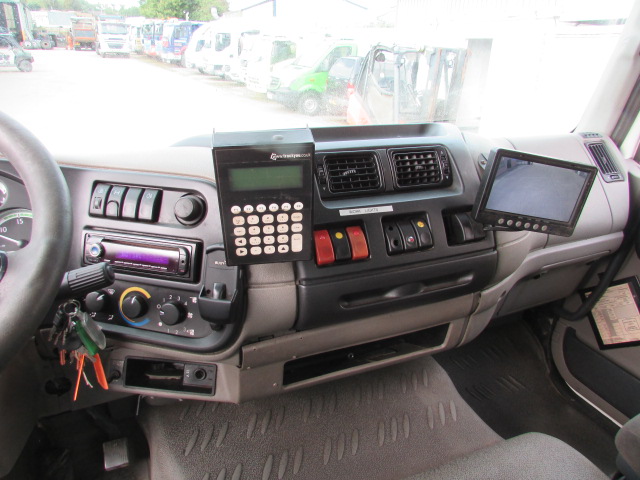 Vehicle Photo 11