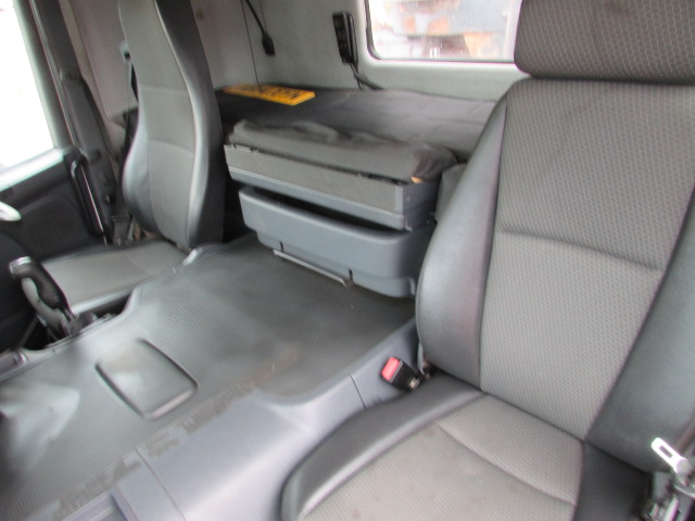 Vehicle Photo 12