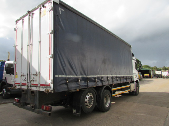 Vehicle Photo 2