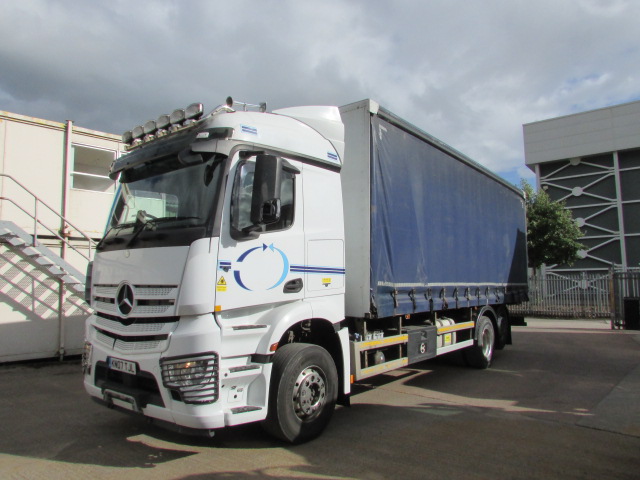 Vehicle Photo 8