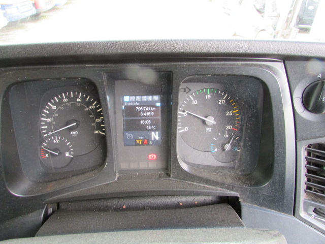 Vehicle Photo 9