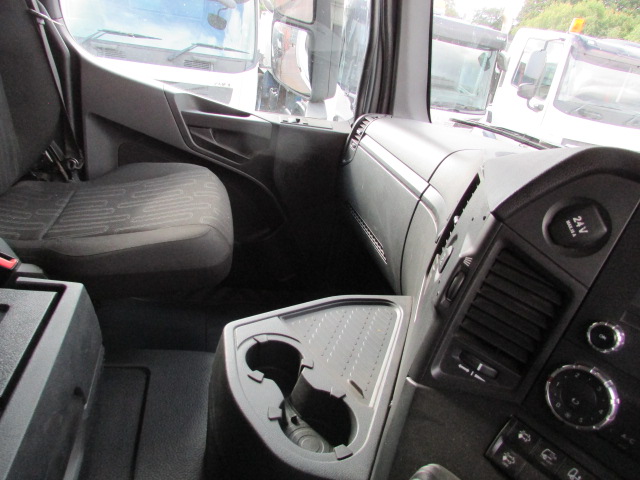 Vehicle Photo 14