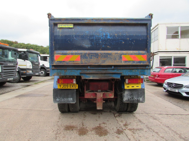 Vehicle Photo 5