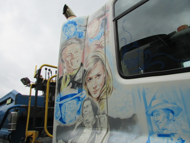 Vehicle Photo 12