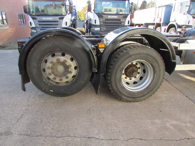 Vehicle Photo 9