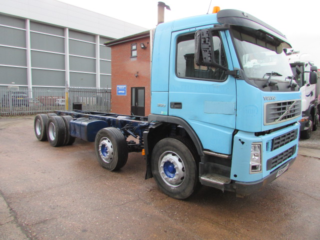 VOLVO FM380 8X4 CHASSIS CAB (PO56 OHA) - S/N 4115