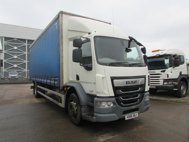 DAF LF230 4X2 CURTAINSIDE (KR18 XNJ) S/N:4200