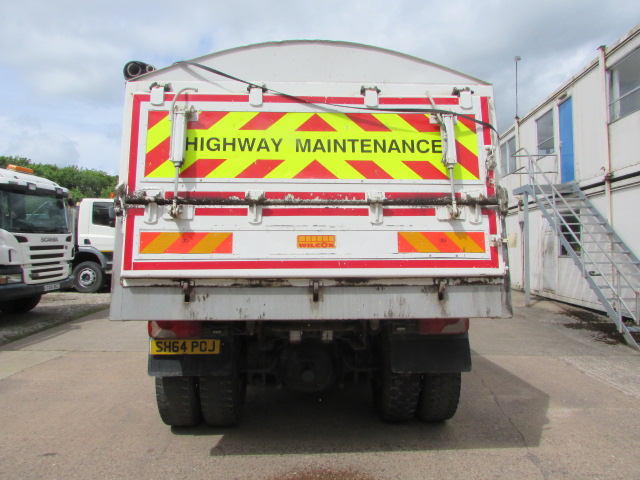 Vehicle Photo 8