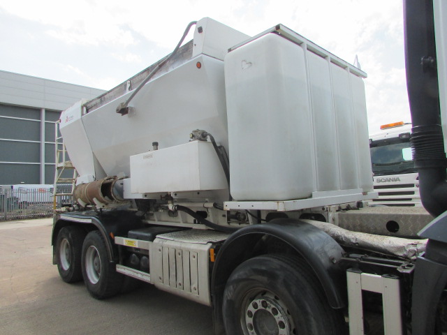 Vehicle Photo 8