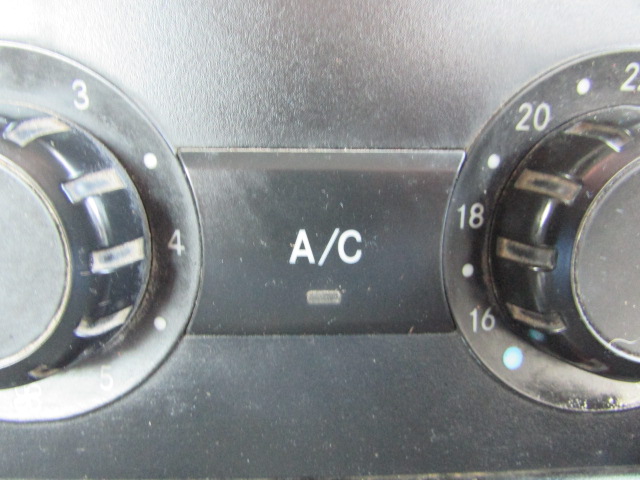 Vehicle Photo 14
