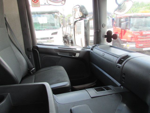 Vehicle Photo 9