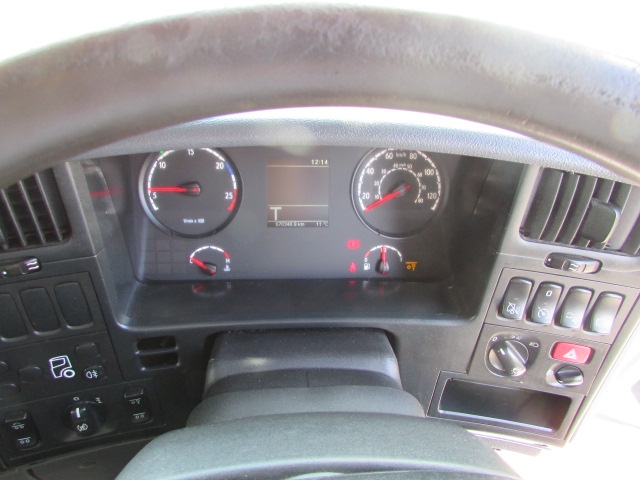 Vehicle Photo 12
