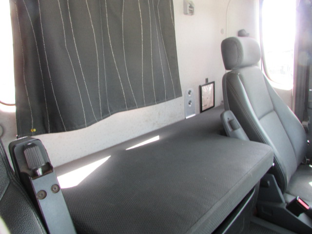 Vehicle Photo 16