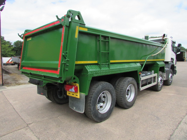 Vehicle Photo 4