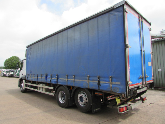 Vehicle Photo 4