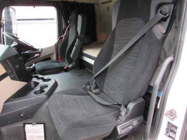 Vehicle Photo 13