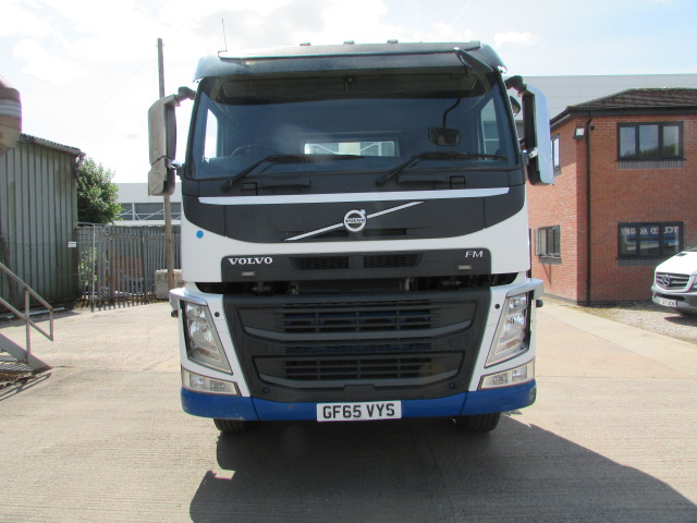 Vehicle Photo 2