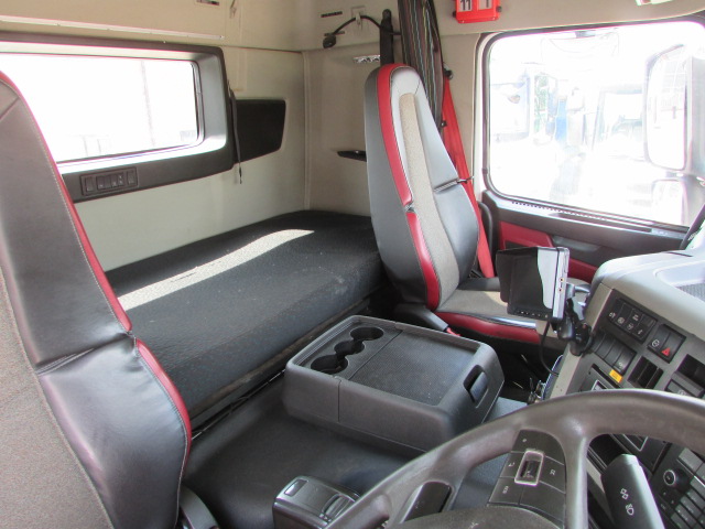 Vehicle Photo 16