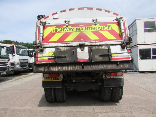 Vehicle Photo 8