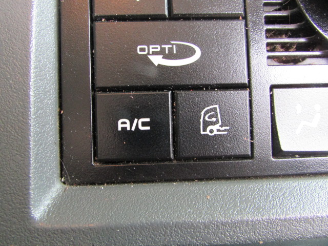 Vehicle Photo 14