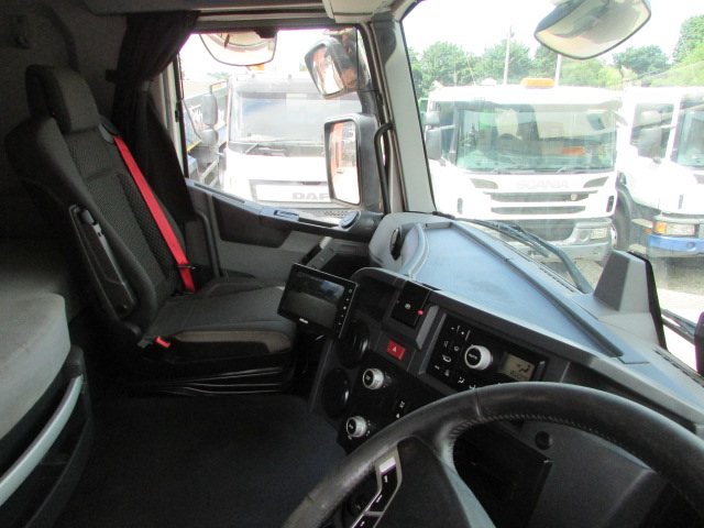 Vehicle Photo 13