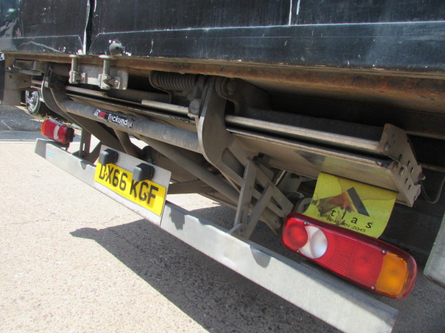 Vehicle Photo 11