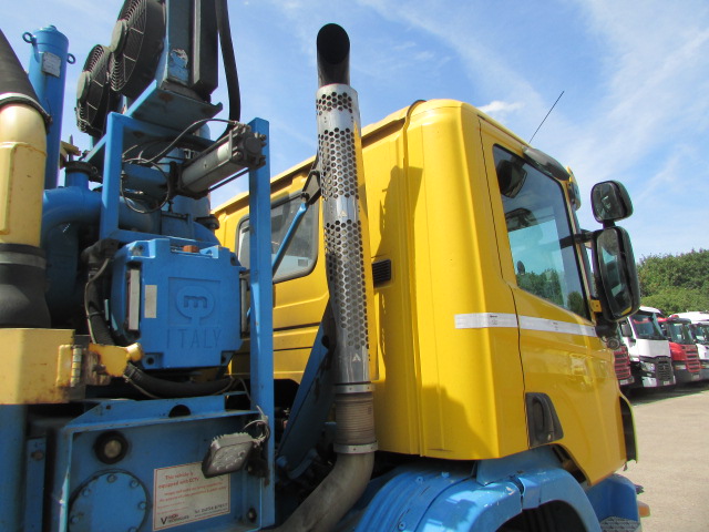 Vehicle Photo 9