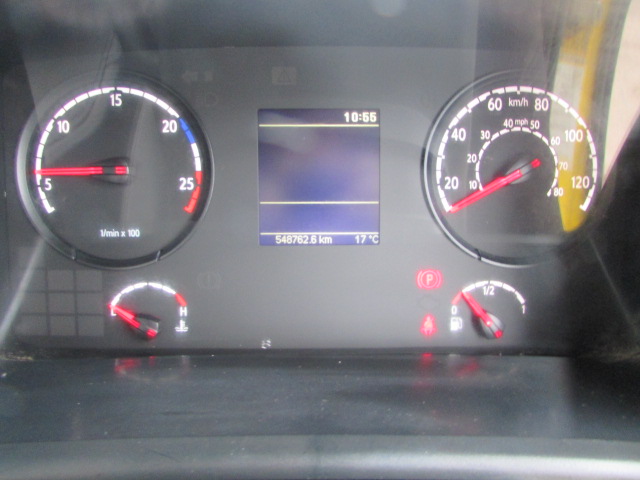Vehicle Photo 9