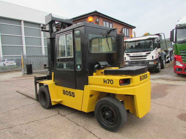 Vehicle Photo 9