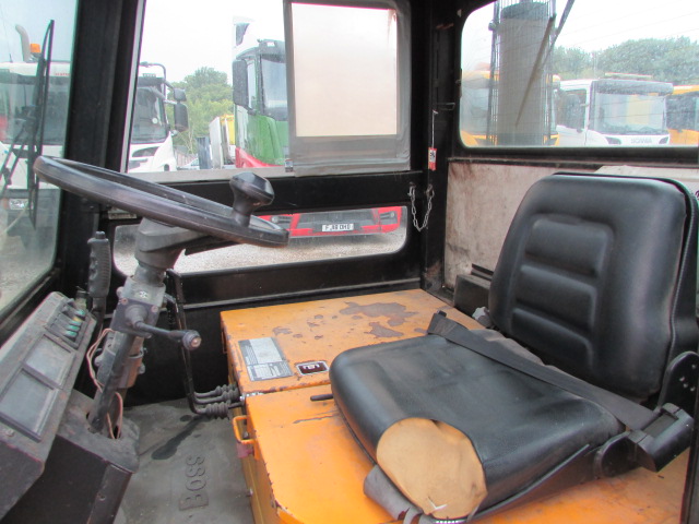 Vehicle Photo 6