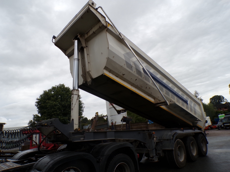 Vehicle Photo 9