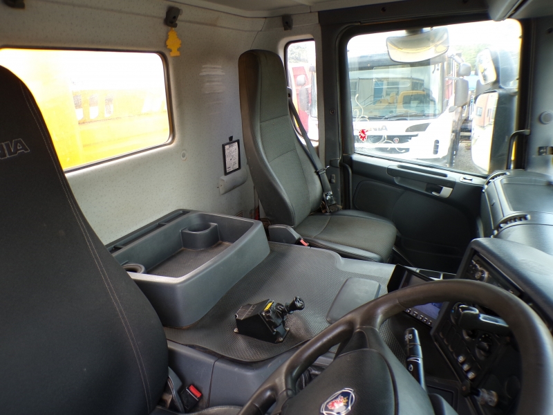Vehicle Photo 12