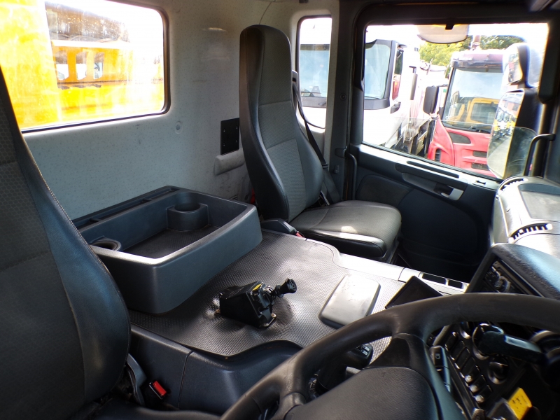 Vehicle Photo 9