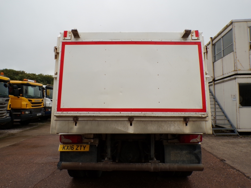 Vehicle Photo 6