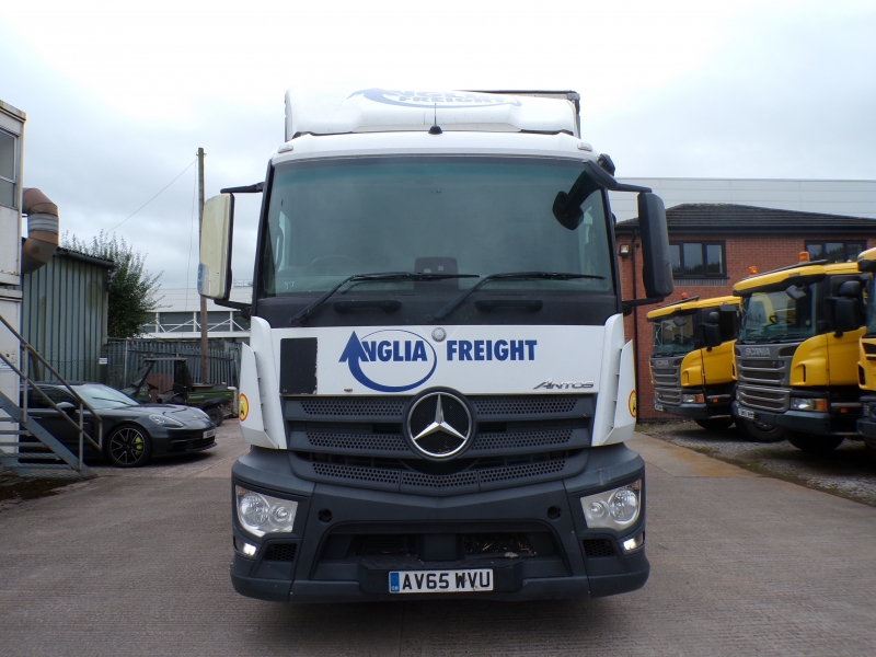 Vehicle Photo 5