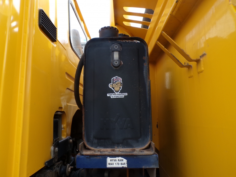 Vehicle Photo 8