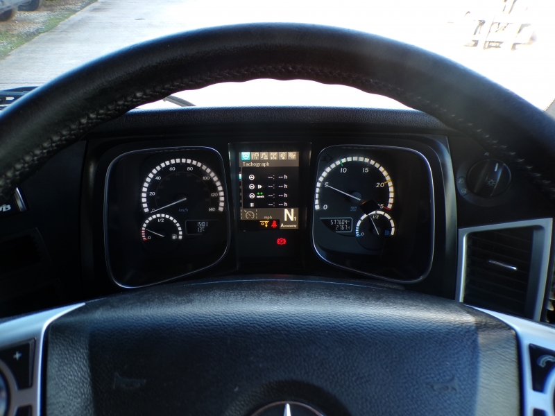 Vehicle Photo 12