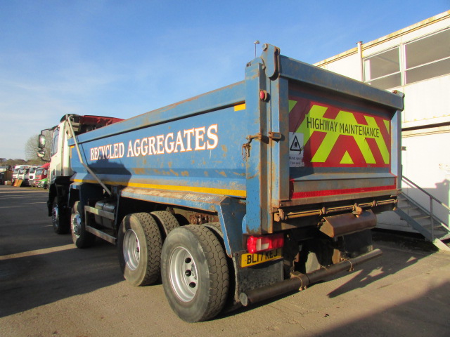 Vehicle Photo 11